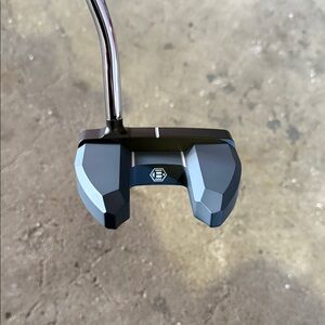 Like NEW Bettinardi 2024 Inovai 6.0 Series Slant putter with headcover